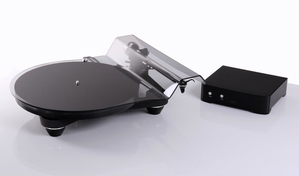 Platine vinyle Rega Planar 8 avec plateau en verre et bras de lecture Rega